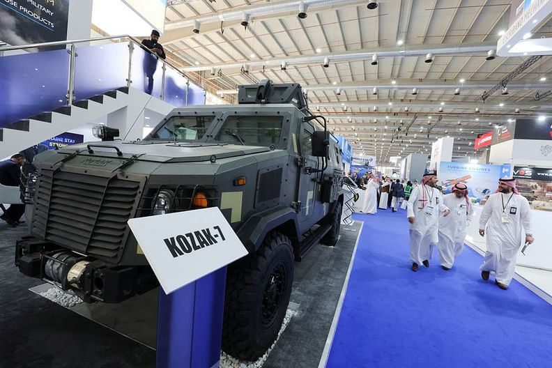 الرياض تستقبل الصراع الروسي الأوكراني بساحة معرض الدفاع العالمي