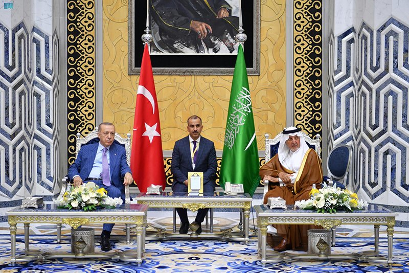 أمير مكة المكرمة فى استقبال الرئيس التركي