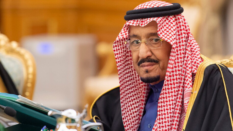 الملك سلمان بن عبد العزيز يوجه بنقل التوأم السيامي اليمني للرياض