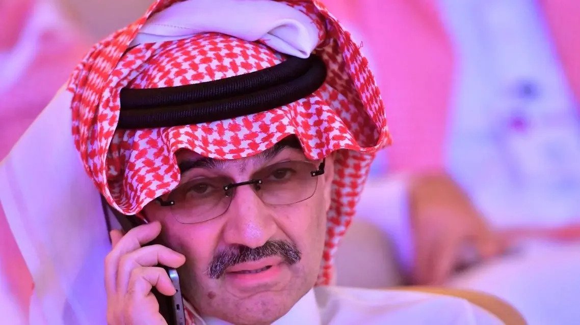 موقف سمو الأمير الوليد بن طلال بعد امتلاك ماسك لتويتر