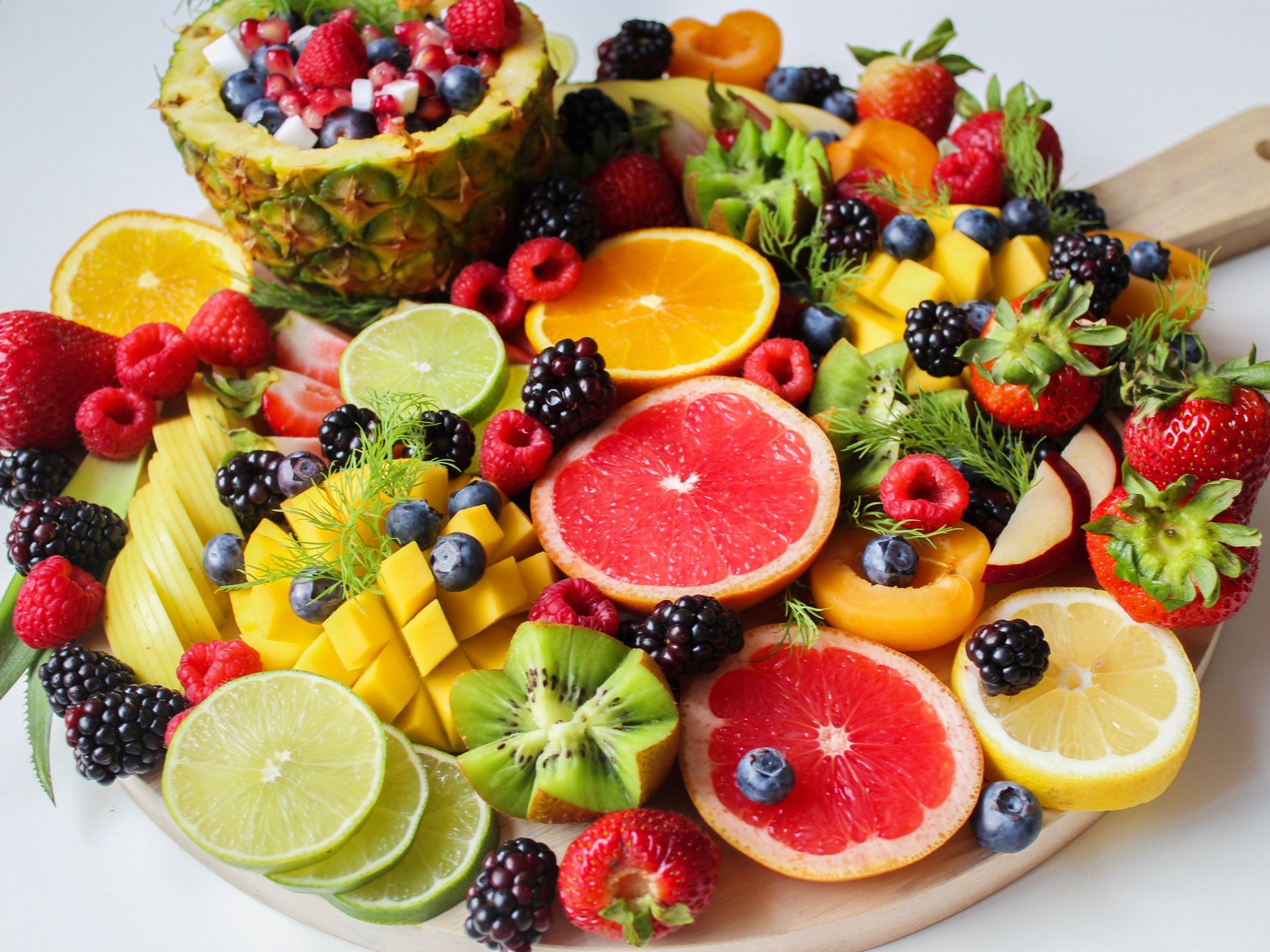 تناول الفاكهة بشكل منتظم لتتمتع بصحة نفسية إيجابية