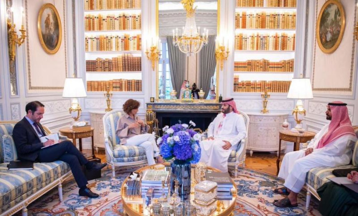 ولي العهد السعودي فى باريس يجتمع مع المديرة العامة لليونسكو