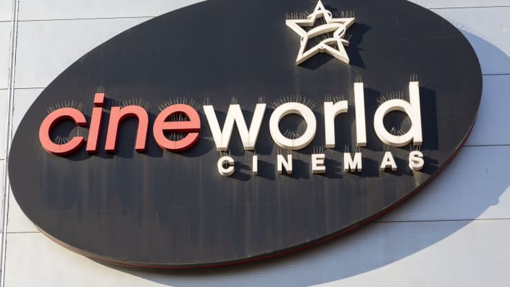 إنخفاض أسهم Cineworld وسط مخاوف من الإفلاس