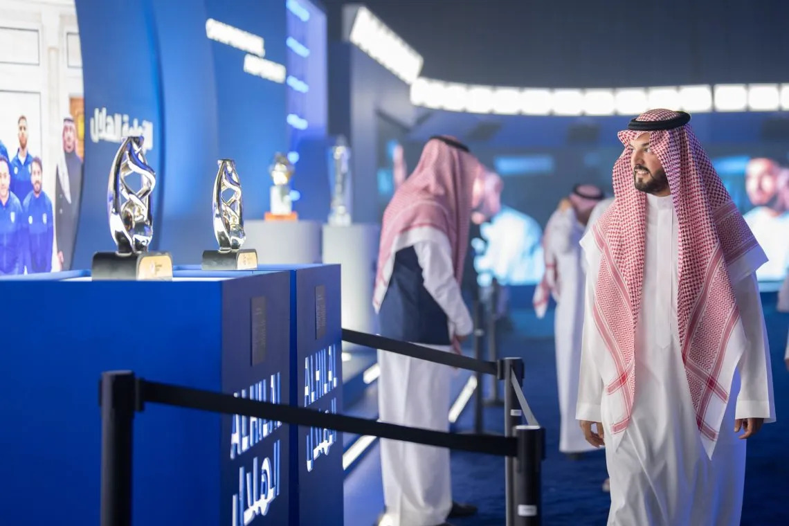 الهلال السعودي يطلق هوية تجارية جديدة