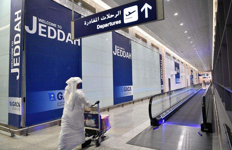 إشادة وزير النقل القطري بالخدمات الحديثة في مطار جدة