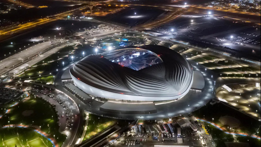 اتجاه الأنظار نحو كرة القدم العربية مع بدء العد التنازلي لـFIFA قطر