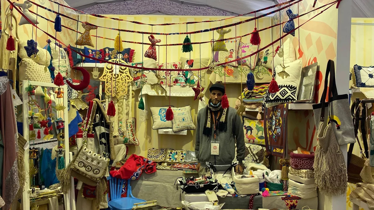 تقديم الفنون والحرف اليدوية السعودية في تراثنا بالقاهرة