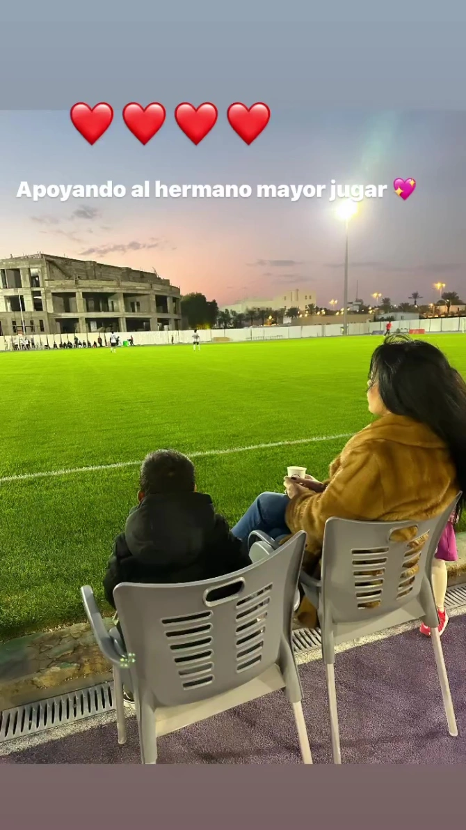 جورجينا رودريجيز تدعم رونالدو في ظهوره الأول مع فريق النصر 