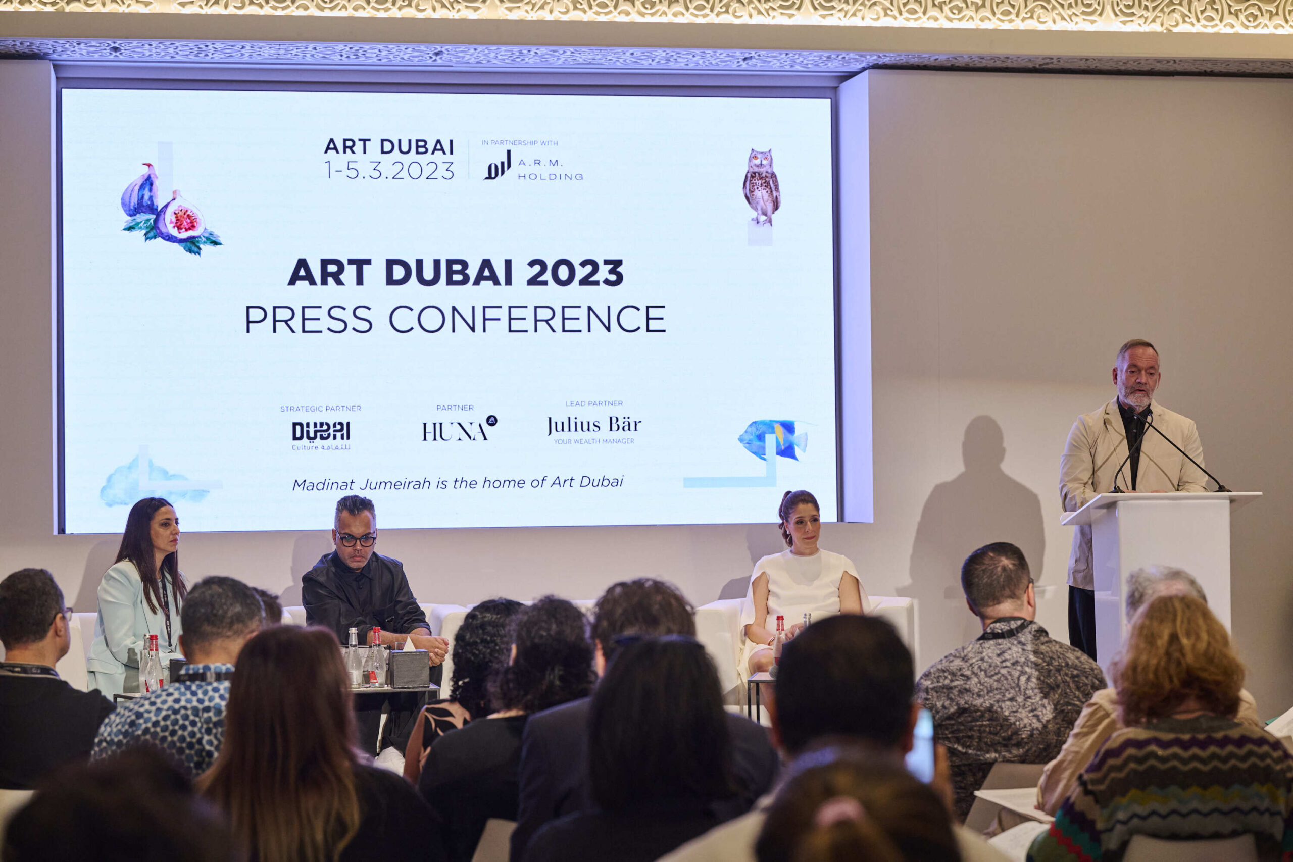 مناقشة التغيرات في سوق الفن في قمة كريستيز للفنون والتكنولوجيا