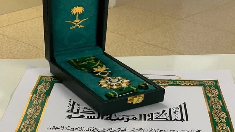 خادم الحرمين الشريفين يمنح وسام الاستحقاق لتكريم 100 متبرع بالأعضاء
