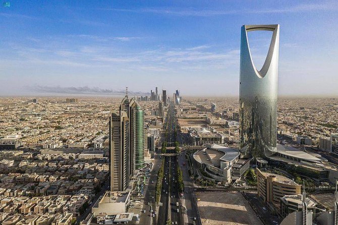 إصدار أمر ملكي بإطلاق اسم الملك فهد على الطريق الرابط بين الرياض والقصيم
