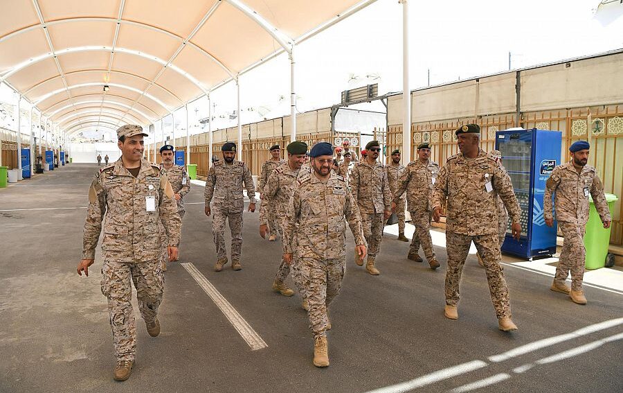 رئيس الأركان يطلع على استعدادات القوات المسلحة لموسم الحج 2023