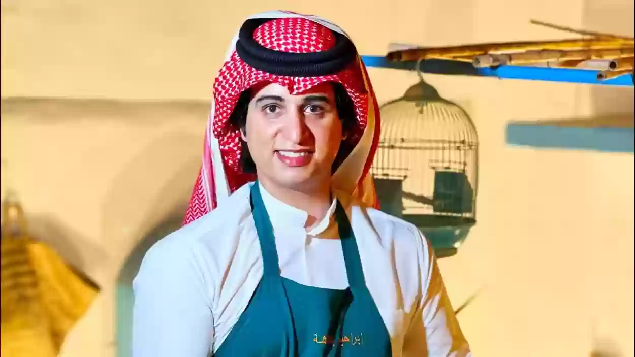 الشيف السعودي إبراهيم بشاشة أول من عمل على طهي خبز التنور بمكان عام بعسير