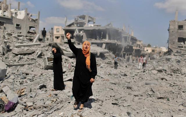 وسط استمرار القصف الإسرائيلي المكثف.. صور تظهر حجم الدمار في غزة