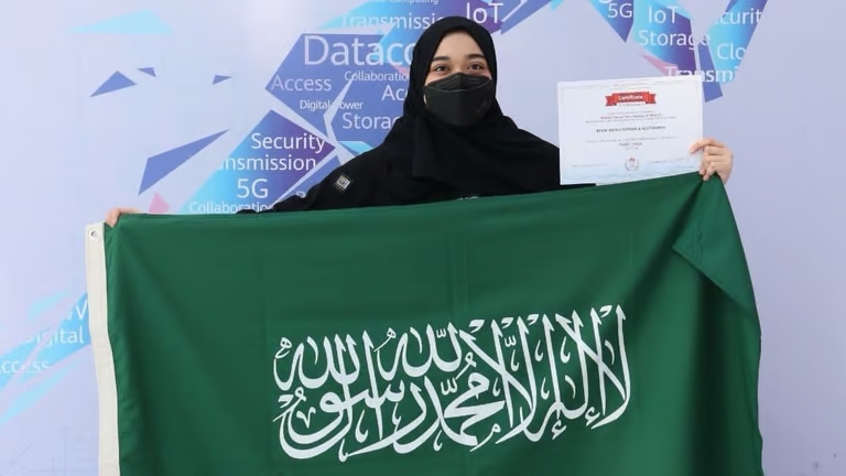 طالبة سعودية تحقق المركز الثالث في مسابقة هواوي العالمية في مجال السحابة الإلكترونية