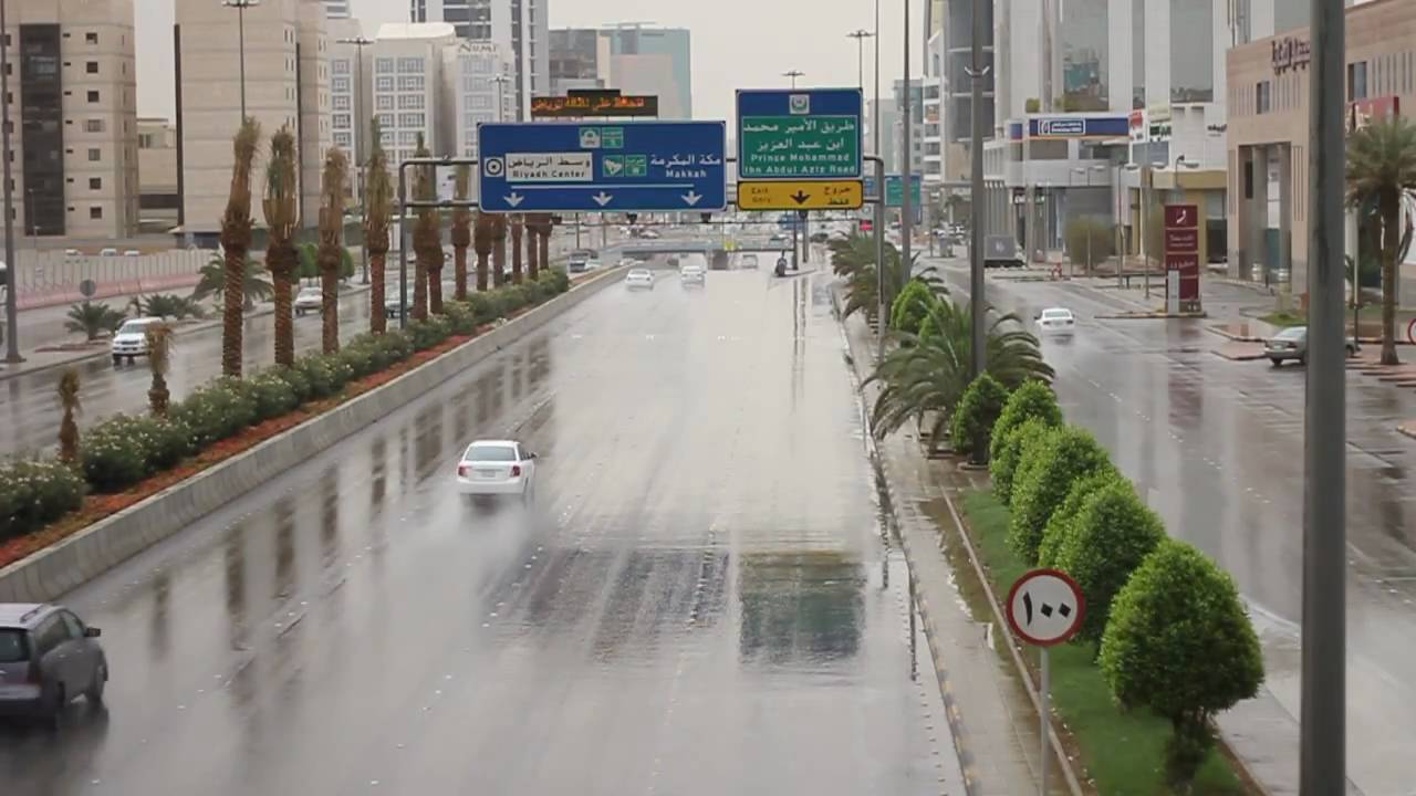 الدفاع المدني يحذر من استمرار الأمطار والتقلبات الجوية على مكة والرياض