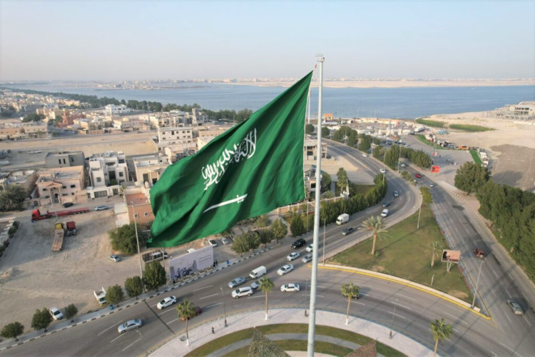 شوارع العاصمة تتزين بأعلام المملكة احتفاءًا بيوم العلم