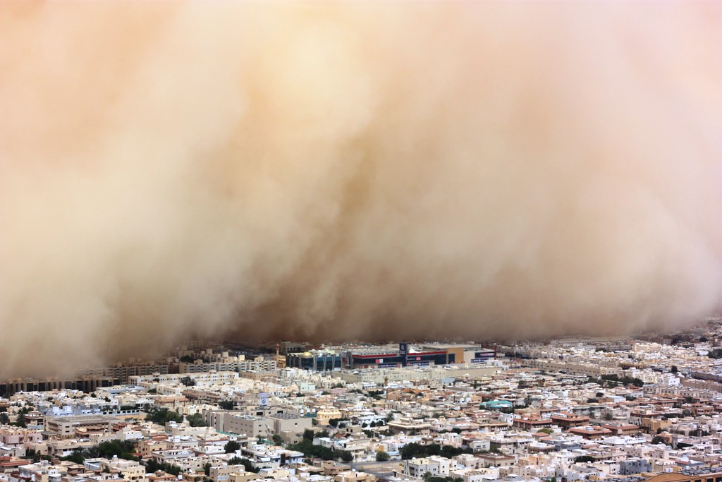 إعصار مشاري يضرب الرياض موجة غير مسبوقة من الرياح العاتية والأمطار تجتاح العاصمة