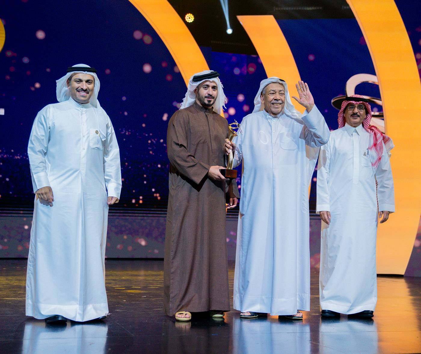 خيوط المعازيب يحصل على 4 جوائز في الدانة للدراما بمملكة البحرين
