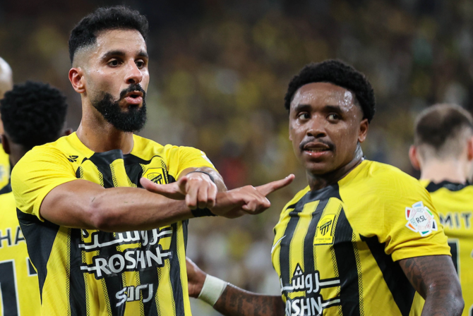 كلاسيكو الكرة السعودية بين الهلال والاتحاد مواجهة الألقاب والتاريخ والجماهير