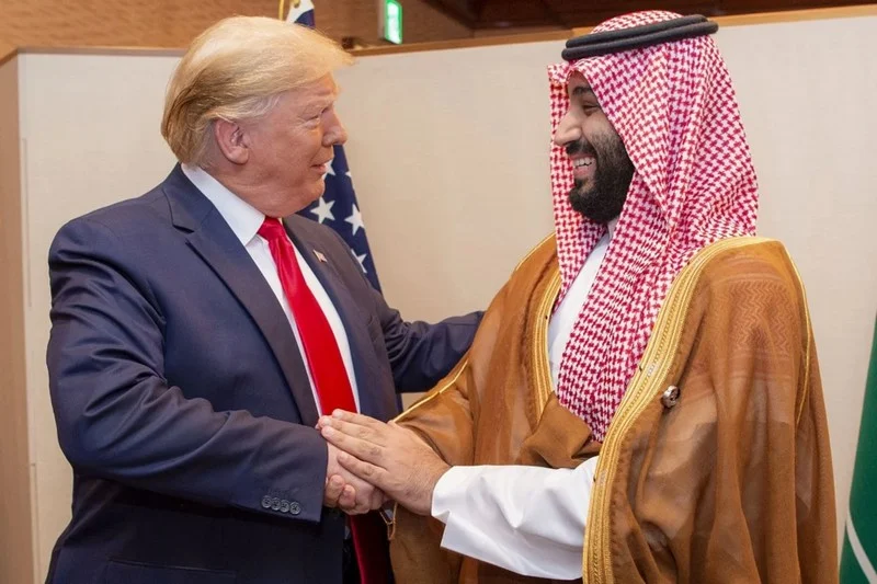 الرئيس الأمريكي دونالد ترامب يصل إلى الرياض في أول زيارة خارجية خلال ولايته الثانية