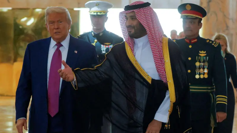 الرئيس الأمريكي دونالد ترامب يصل إلى الرياض في أول زيارة خارجية خلال ولايته الثانية