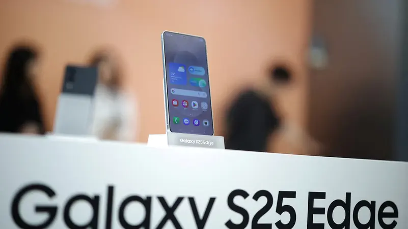 سامسونغ تكشف عن أنحف هواتفها الذكية Galaxy S25 Edge بقدرات ذكاء اصطناعي متقدمة