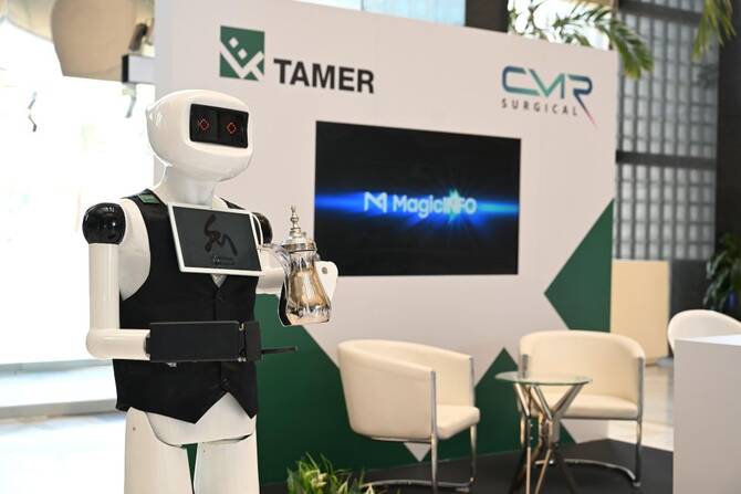 طلاب سعوديون يعرون ابتكاراتهم الروبوتية في روبوكون 2025