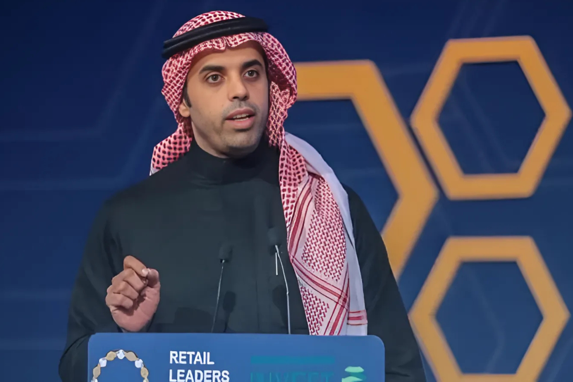 إبراهيم العمر المدير العام للمؤسسة العامة للخطوط الجوية العربية السعودية