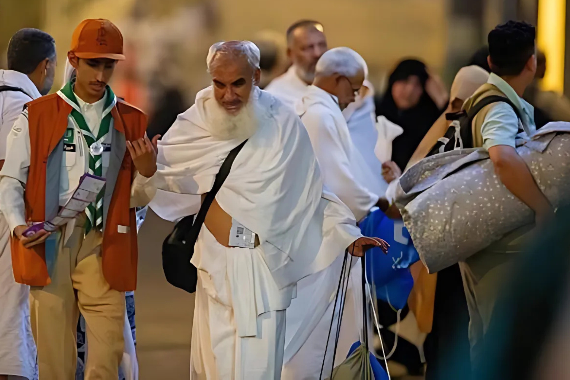 شباب المملكة يتألقون في خدمة ضيوف الرحمن خلال موسم حج 2025