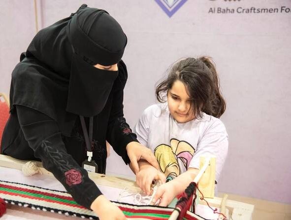 منتدى الحرفيين في الباحة يجذب الشباب والأطفال ويعزز ارتباطهم بالتراث