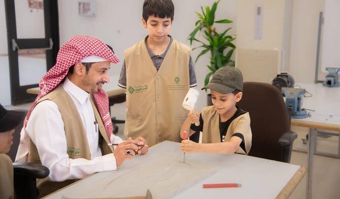 منتدى الحرفيين في الباحة يجذب الشباب والأطفال ويعزز ارتباطهم بالتراث