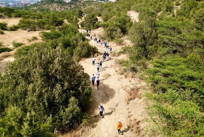 وزارة الرياضة تنظّم فعالية هايكنغ في الباحة لتعزيز الرياضة المجتمعية والطبيعة السياحية