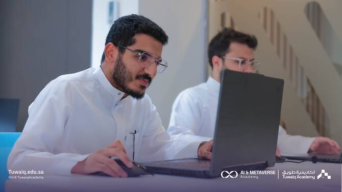 أكاديمية طويق تطلق 200 برنامجًا ومعسكرًا تدريبيًا جديدًا
