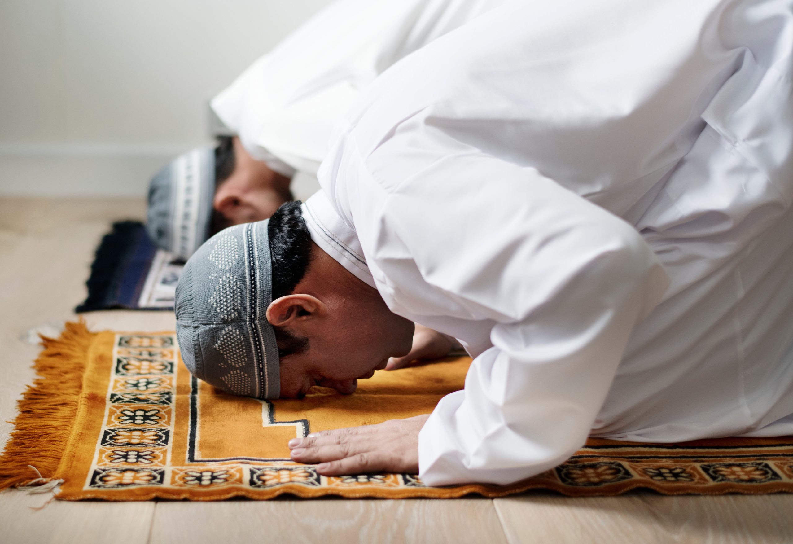 الدعاء راحة للروح وجسر بين العبد وربه