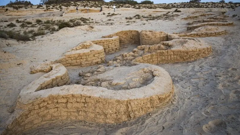 اكتشاف قلعة أثرية عمرها 3000 عام على الحدود بين مصر وفلسطين