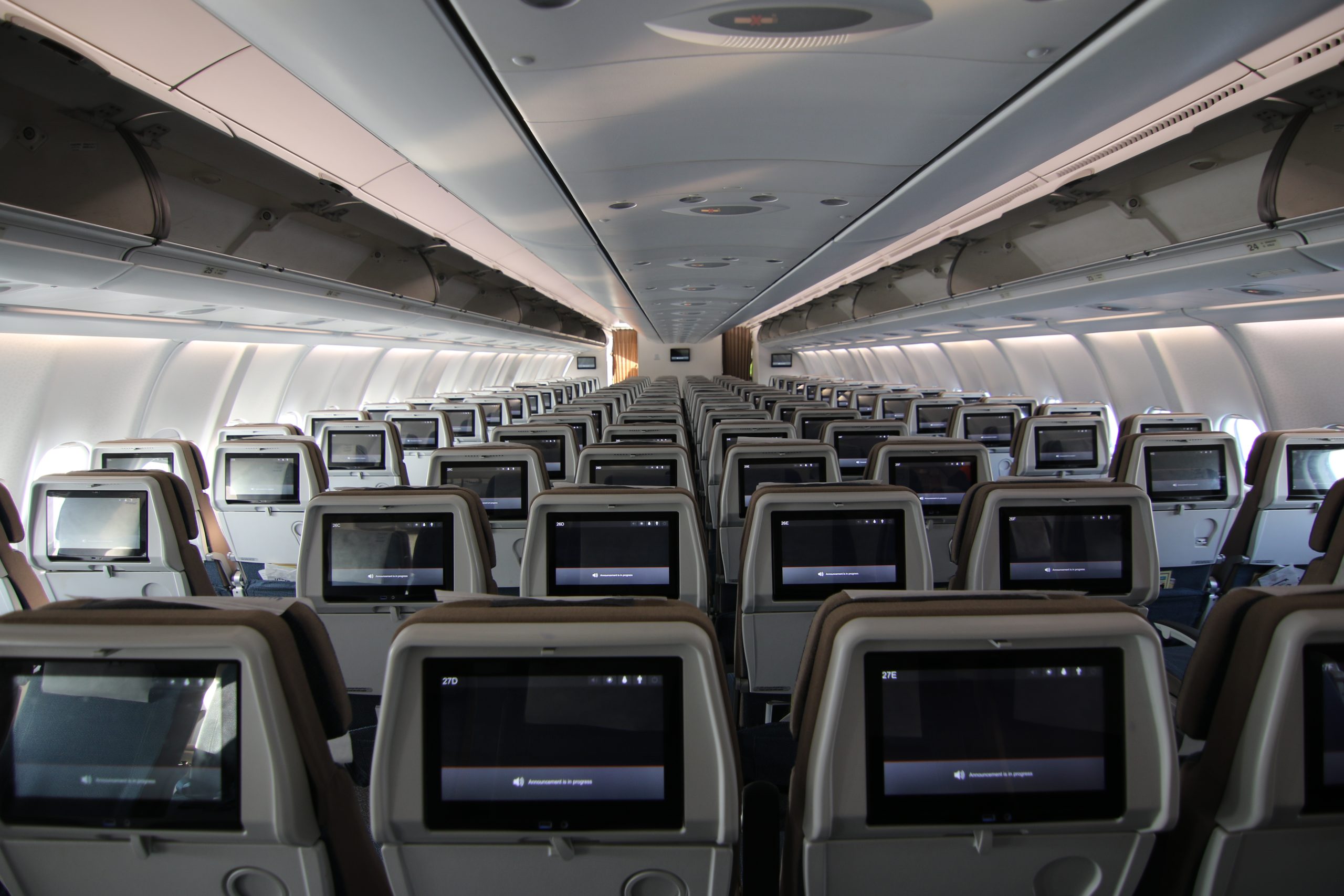 الخطوط الجوية اليمنية تطلق رحلات مباشرة بين سقطرى وجدة لتعزيز الربط الجوي