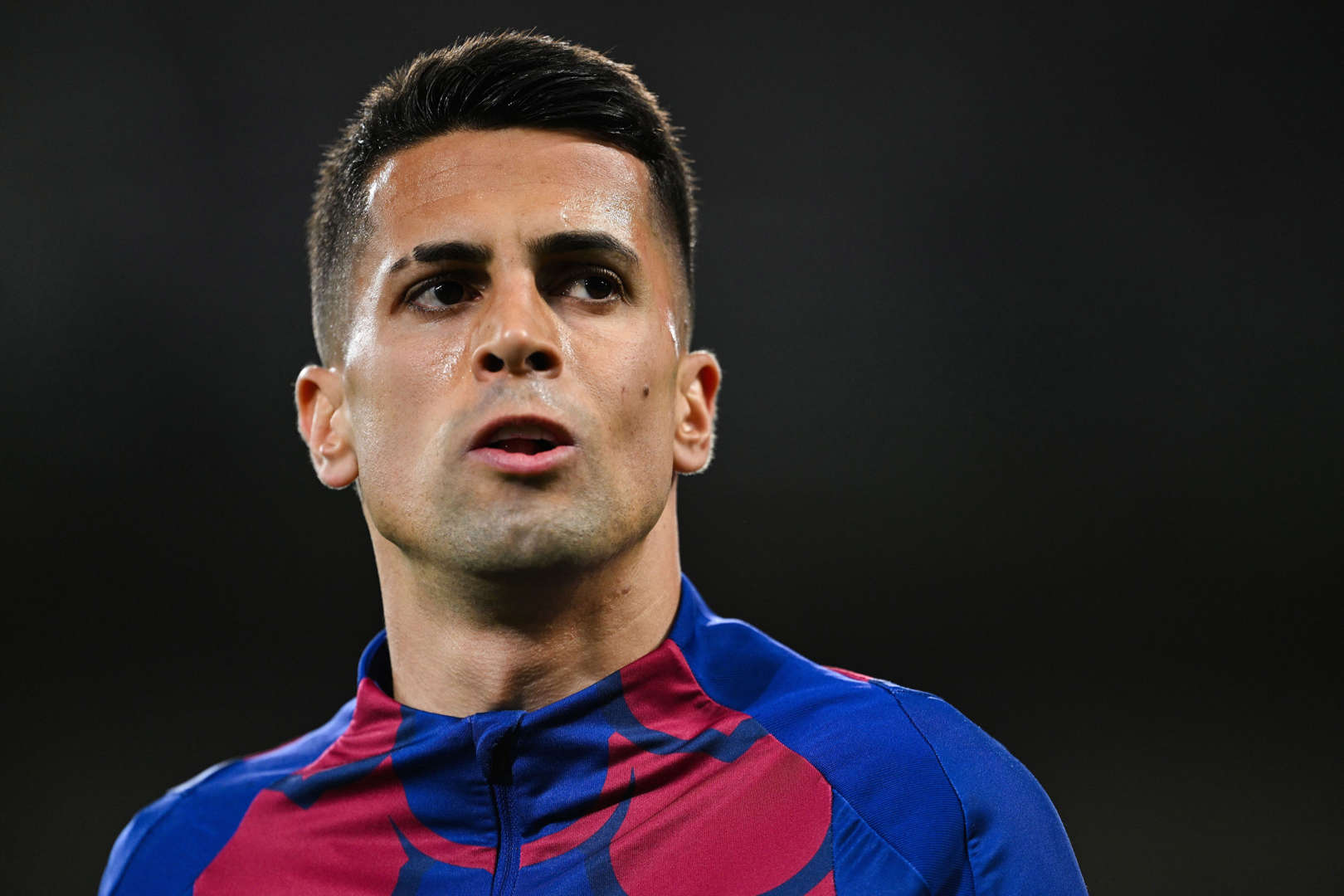 جواو كانسيلو يوضح حقيقة استفزازه الهلال بقميص برشلونة ويكشف كواليس الرحيل