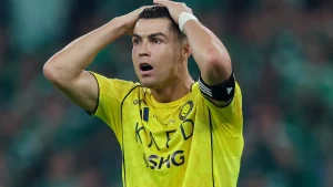 كريستيانو رونالدو يواجه الإعلام الأجنبي بثقة بعد السقوط ويؤكد قوة رد الفعل