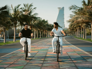 المملكة تقفز 15 مركزًا لتحتل المرتبة 22 عالميًا في تقرير السعادة العالمي 2026