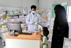 عيادات «إغاثي الملك سلمان» المتنقلة تقدّم خدماتها الطبية لـ137 مستفيدًا في حرض اليمنية