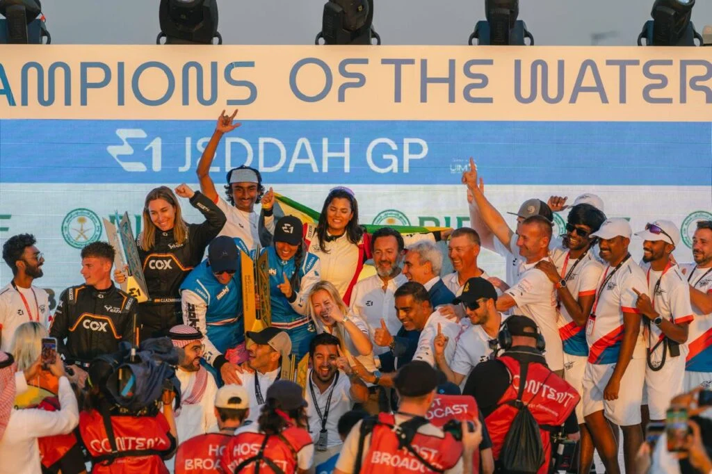 فريق أوكي رايسينج يُحقق لقب جائزة E1 الكبرى في جدة للمرة الثانية على التوالي