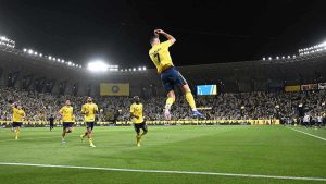 النصر يُوسِّع صدارة الدوري بعد تحطيم النجمة والهلال يخوض مواجهته أمام التعاون اليوم