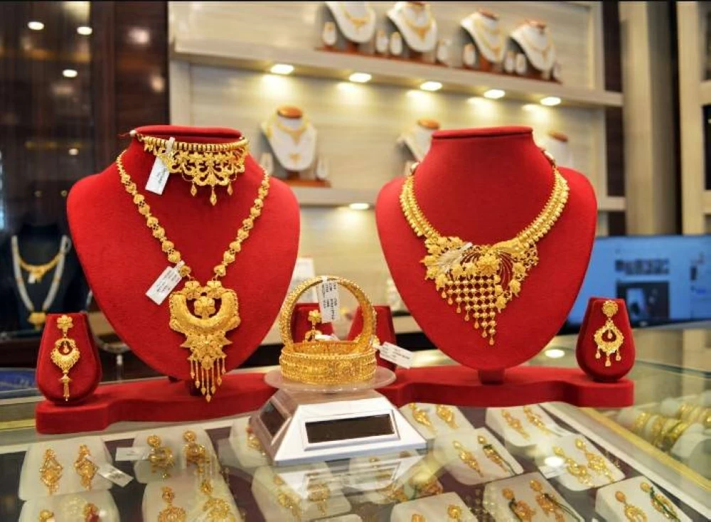 سوق الذهب في المملكة يشهد إقبالاً غير مسبوق مع اقتراب الأسعار من مستويات قياسية