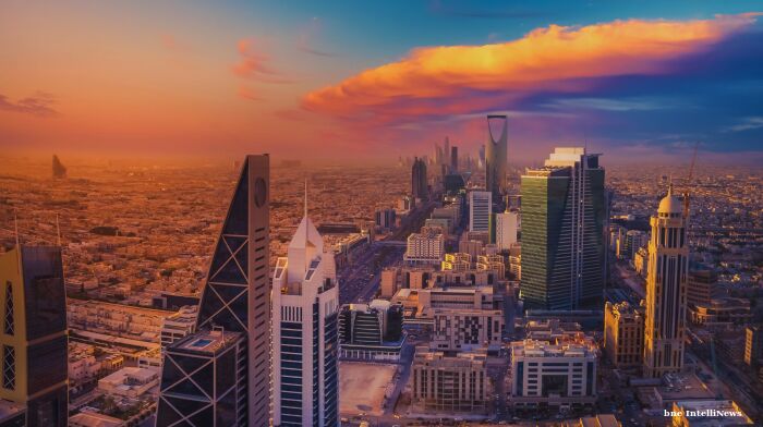 شركات المملكة تتخلى عن مكاتب الاستشارات وتختار الذكاء الاصطناعي بديلاً