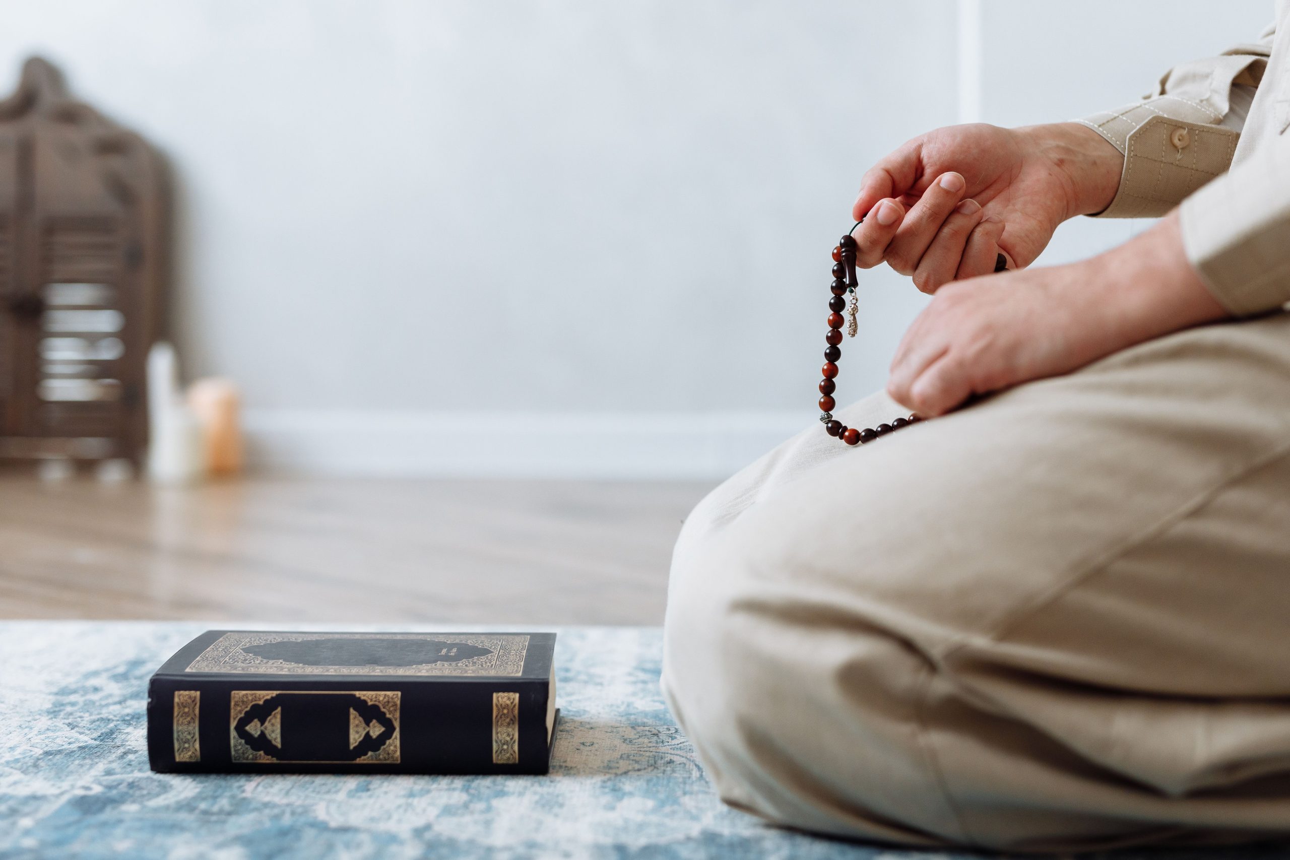 أذكار الصباح والمساء كاملة.. حصن المسلم في بداية اليوم ونهايته