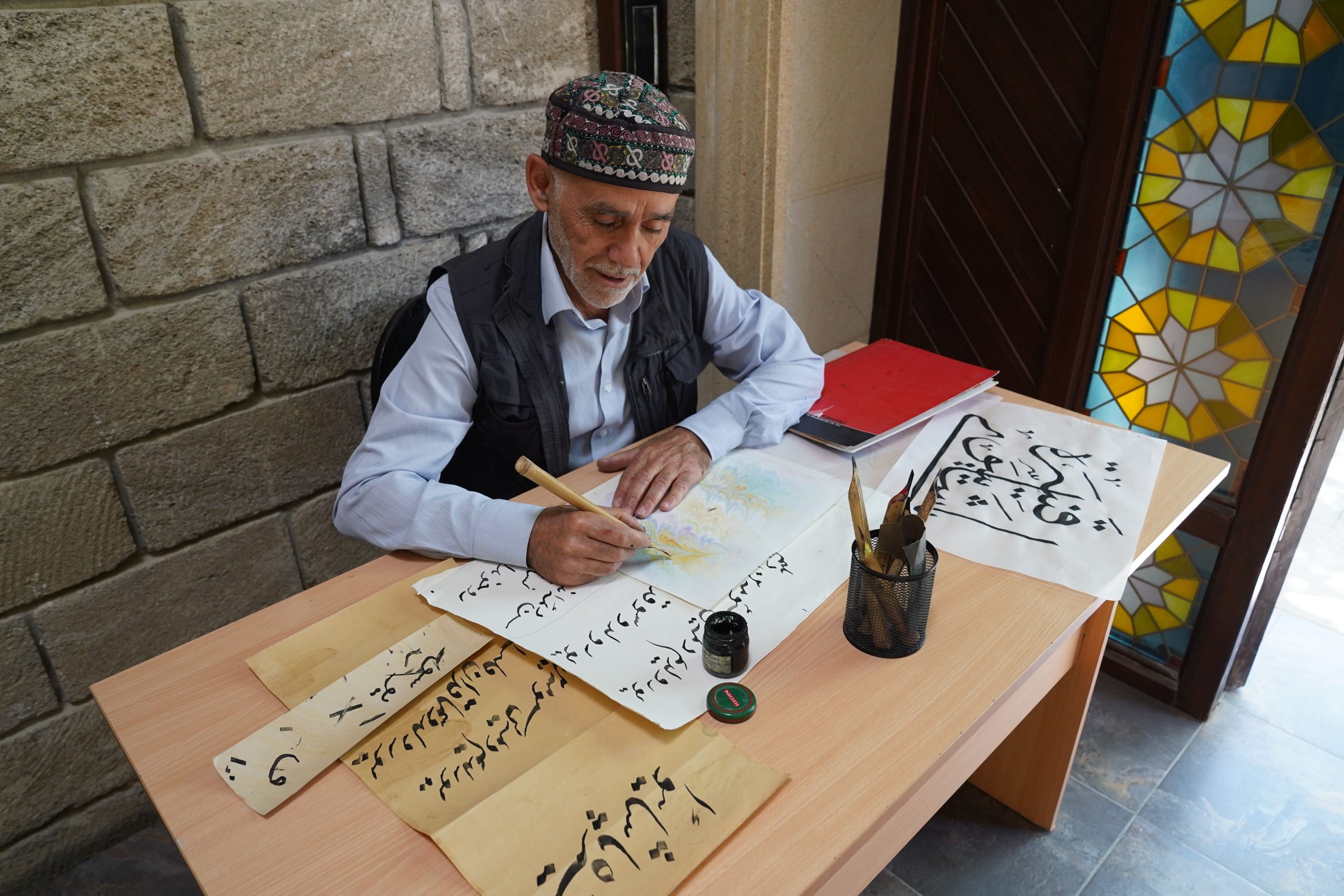 كيف تُكتب كلمة «باءت» بشكل صحيح؟ الفرق بين «باءت» و«بائت» وقاعدة كتابة الهمزة