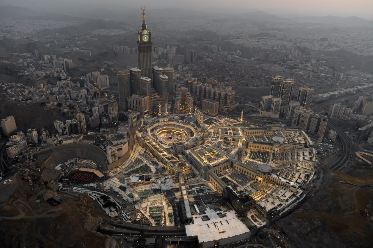الشؤون الدينية تدين استهداف الحوثي للأماكن المقدسة