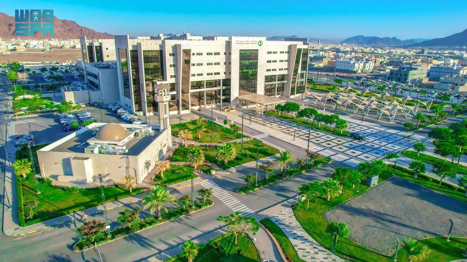 مبنى مستشفى الملك فيصل التخصصي ومركز الأبحاث من الجو